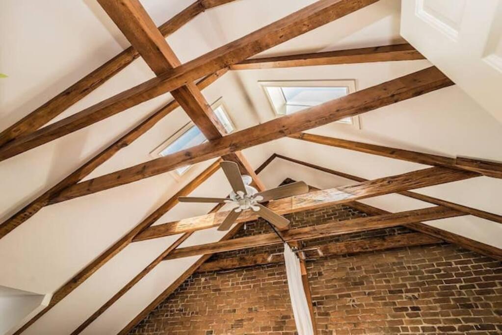 North House - Mtl Artist Loft - Champs Apartment มอนทรีอัล ภายนอก รูปภาพ