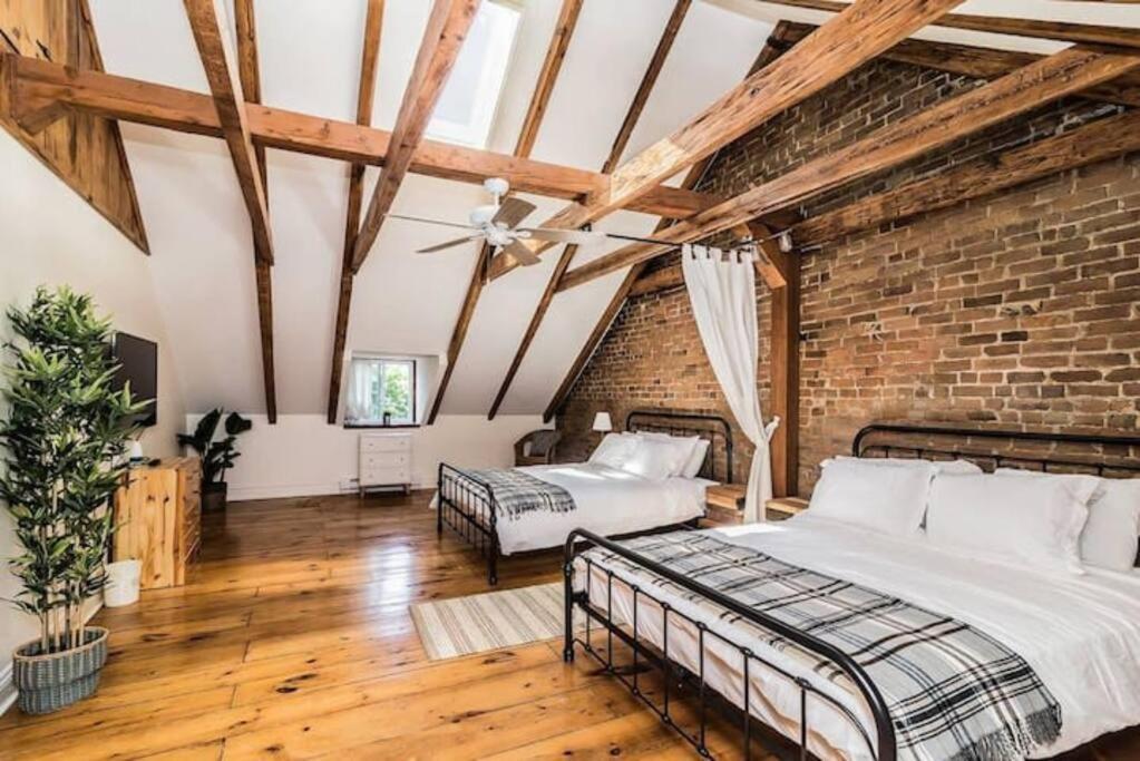 North House - Mtl Artist Loft - Champs Apartment มอนทรีอัล ภายนอก รูปภาพ