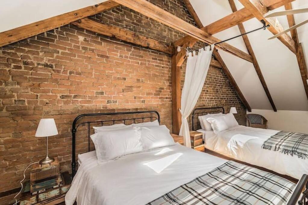 North House - Mtl Artist Loft - Champs Apartment มอนทรีอัล ภายนอก รูปภาพ