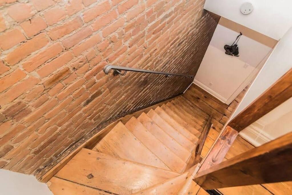 North House - Mtl Artist Loft - Champs Apartment มอนทรีอัล ภายนอก รูปภาพ
