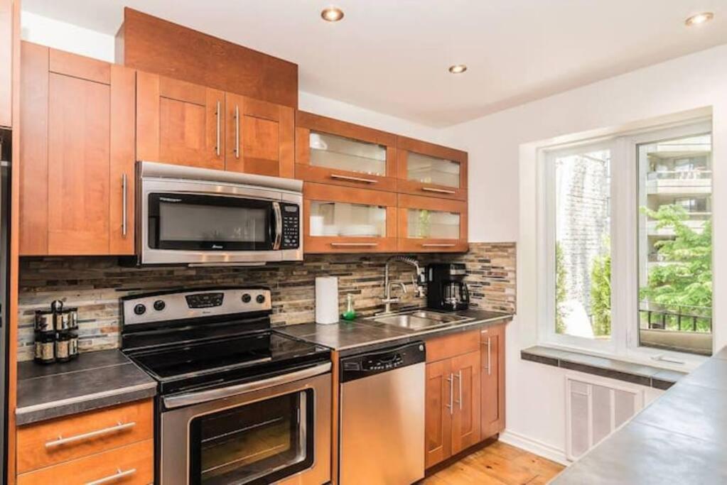 North House - Mtl Artist Loft - Champs Apartment มอนทรีอัล ภายนอก รูปภาพ