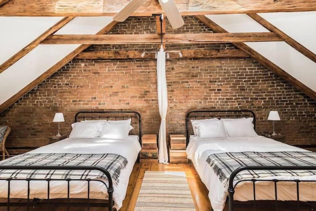 North House - Mtl Artist Loft - Champs Apartment มอนทรีอัล ภายนอก รูปภาพ