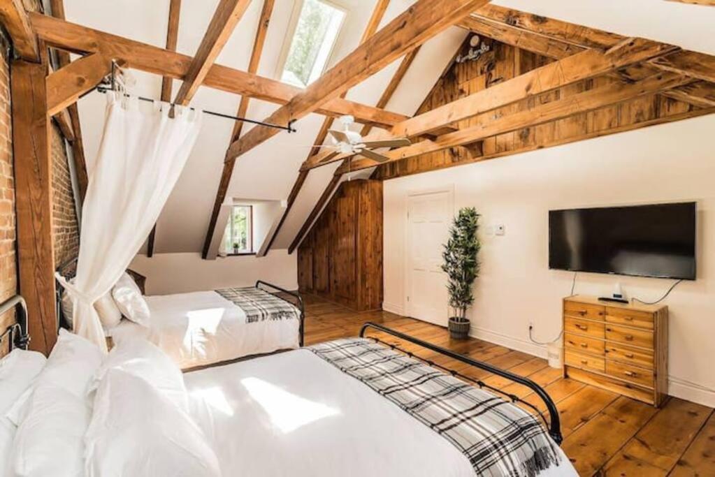 North House - Mtl Artist Loft - Champs Apartment มอนทรีอัล ภายนอก รูปภาพ